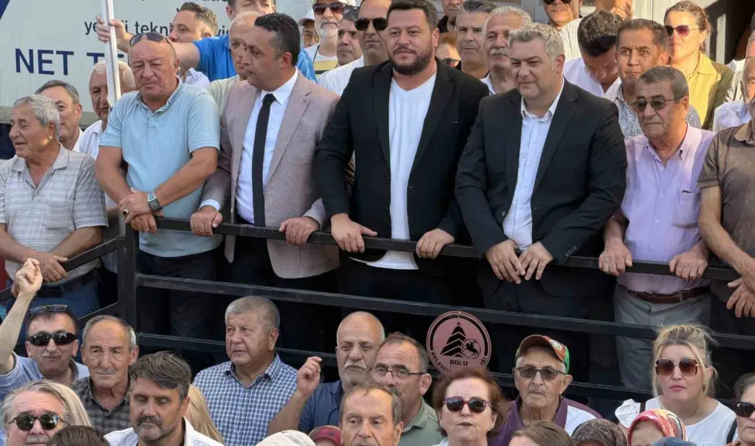 Bolu’da belediye başkanları, ilçe başkanları, belediye meclisi üyeleri, eski parti