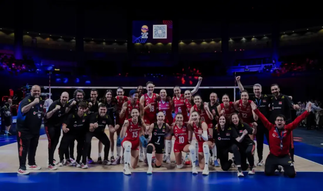 İletişim Başkanı Burhanettin Duran, Çin'i mağlup ederek finale yükselen A