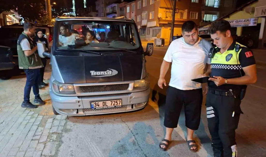Bursa’nın Orhangazi ilçesinde polis ekiplerince gerçekleştirilen huzur uygulamasında 920 kişinin