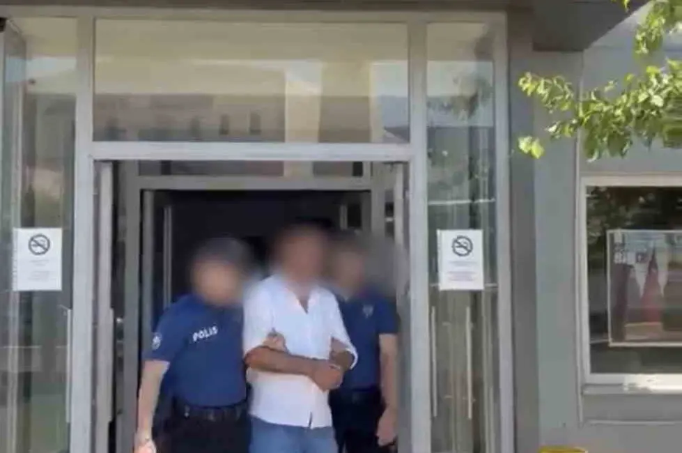Bursa’da çeşitli suçlardan haklarında kesinleşmiş hapis cezası bulunan 3 hükümlü,