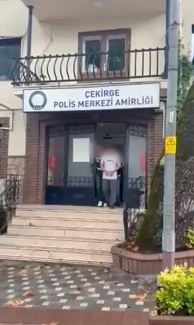 Bursa’da polis ekiplerince aranan şahısların yakalanmasına yönelik gerçekleştirilen çalışmalarda, haklarında