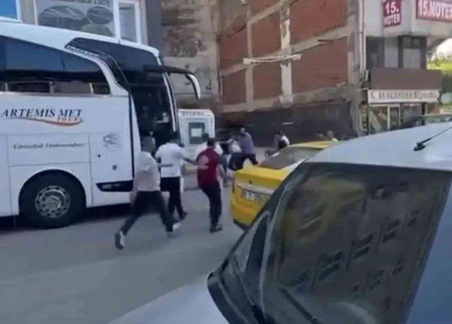 Bursa’nın Osmangazi ilçesinde otopark görevlisi ile bir vatandaş arasında henüz