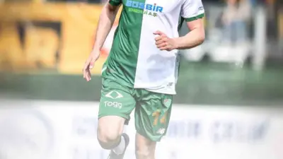 Trendyol 1. Lig ekiplerinden Bursaspor, orta saha oyuncusu Hakkı Türker