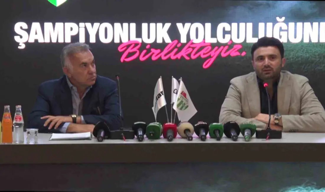 Bursaspor, 2026-2027 sezonu ulaşım sponsorluğu anlaşmasını düzenlenen imza töreniyle duyurdu.