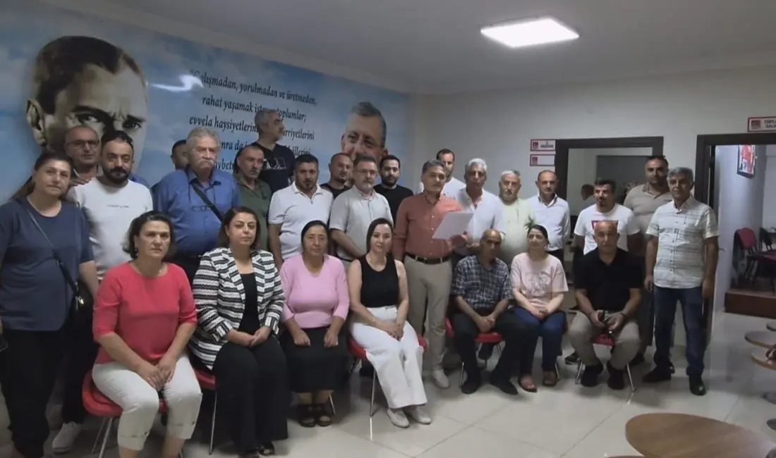 Cumhuriyet Halk Partisi (CHP) Erzincan teşkilatında görev yapan çok sayıda