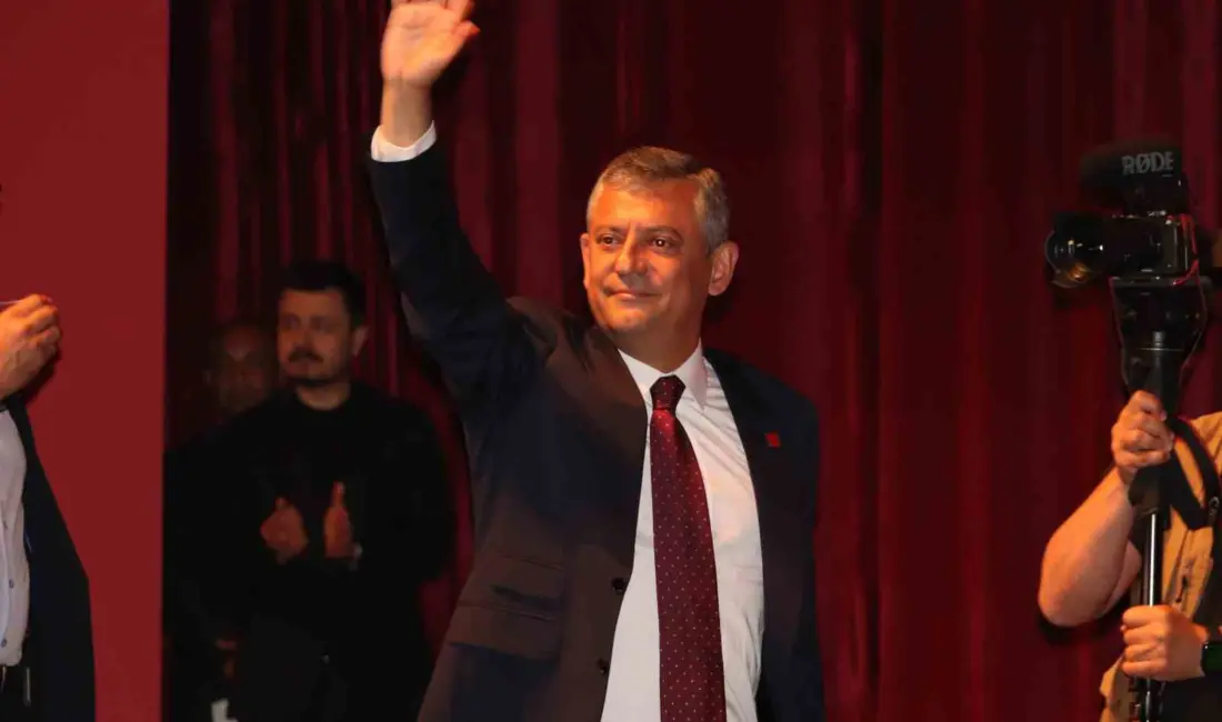 Eskişehir’de düzenlenen grup toplantısında konuşan CHP Meclis Grup Başkanı Özgür