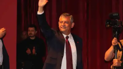 Eskişehir’de düzenlenen grup toplantısında konuşan CHP Meclis Grup Başkanı Özgür