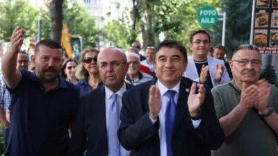 Kırşehir Belediye Başkanı Selahattin Ekicioğlu, belediye meclis üyeleriyle birlikte CHP’den