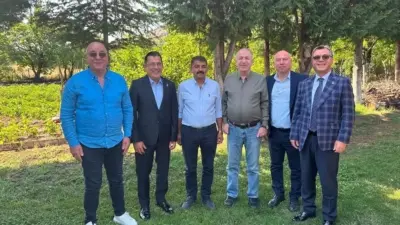 Denizli’nin Kale ilçesinde CHP’li Belediye Başkanı Erkan Hayla, Zafer Partisi’ne