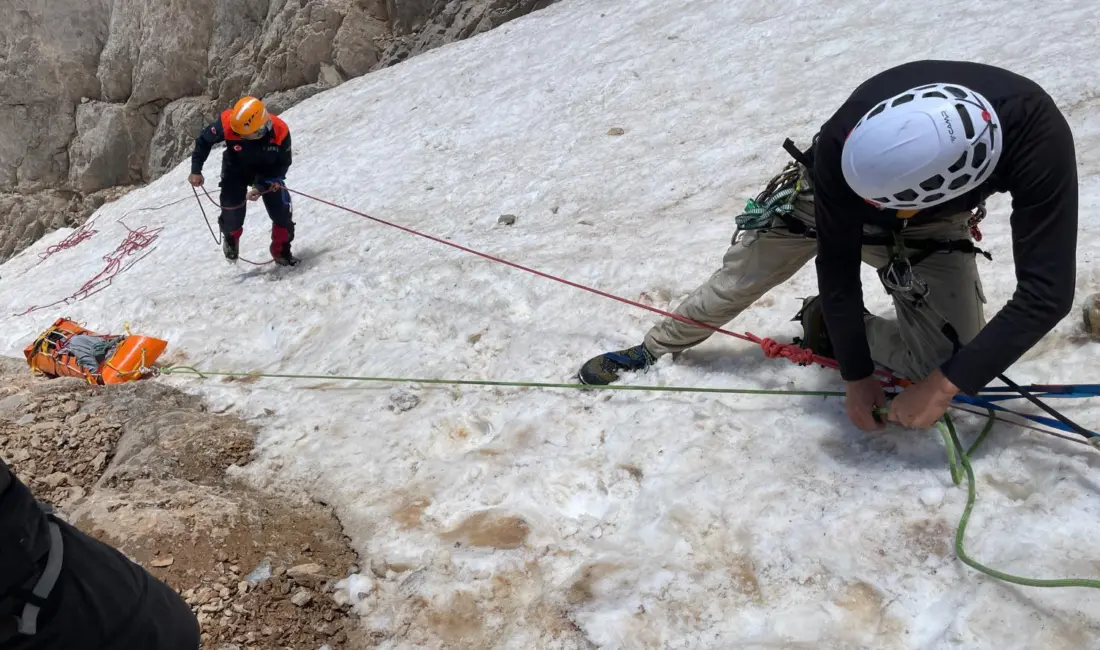 Türkiye’nin en tehlikeli ve neredeyse hiç çıkılmayan zirvelerinden Hakkari il