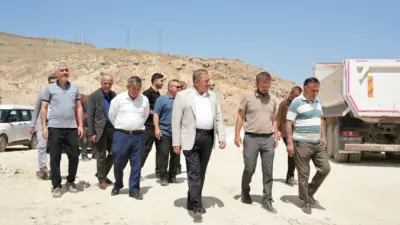 Darende Belediye Başkanı Alican Bozkurt, belediye meclis üyeleriyle birlikte ilçede