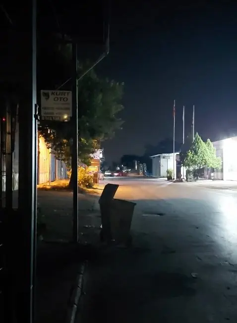 Bursa’da cadde üzerinde dakikalarca drift atan araç, daha sonra bekçilerin