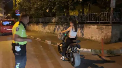 Bursa’da alkol denetimi sırasında şüpheli seyreden elektrikli bisiklet sürücüsü durduruldu.