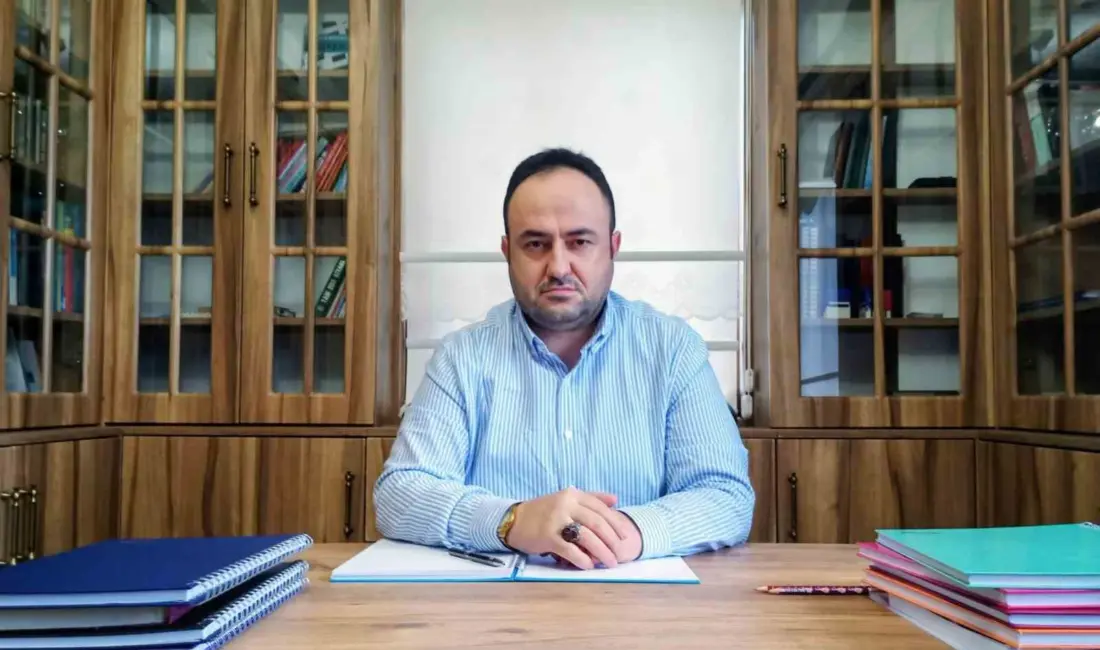 Düşünce Rotası Derneği Genel Başkanı Fatih Köse, stand-up gösterisi nedeniyle