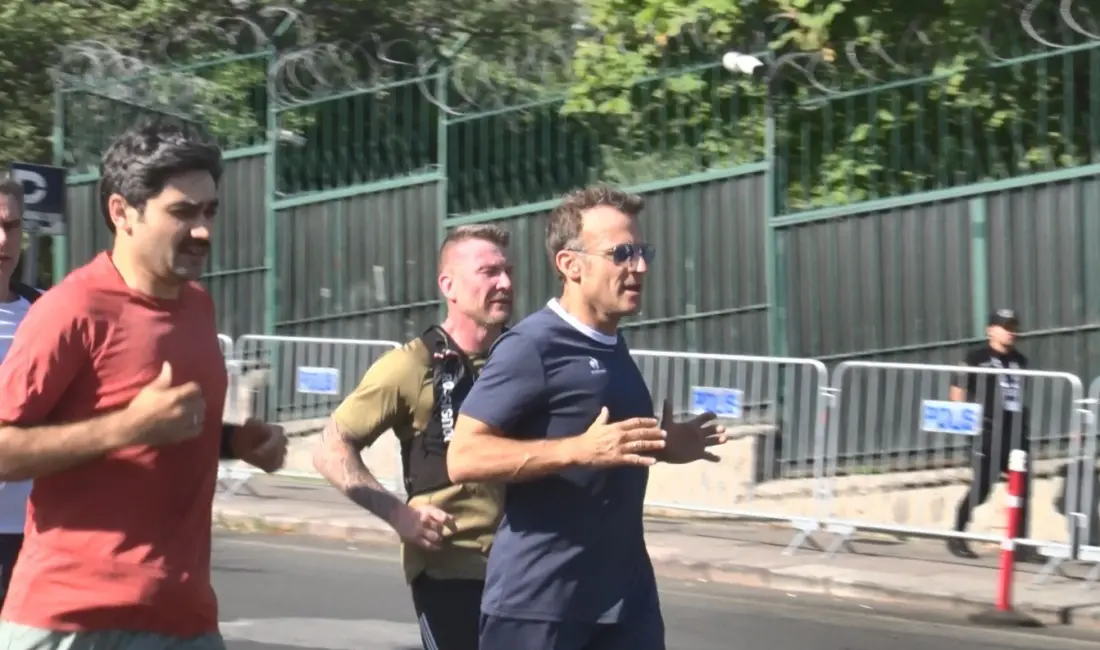 NATO Liderler Zirvesi için Ankara’ya gelen Fransa Cumhurbaşkanı Emmanuel Macron,