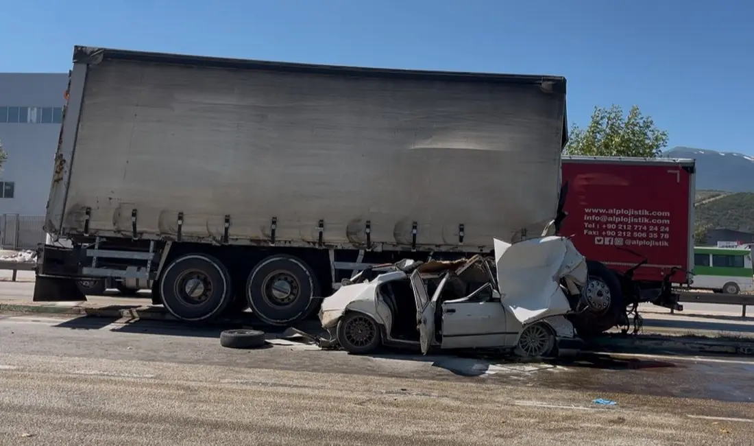 Bursa’da freni patlayan kamyon, 2 ayrı araca çarptı. İlk belirlemelere