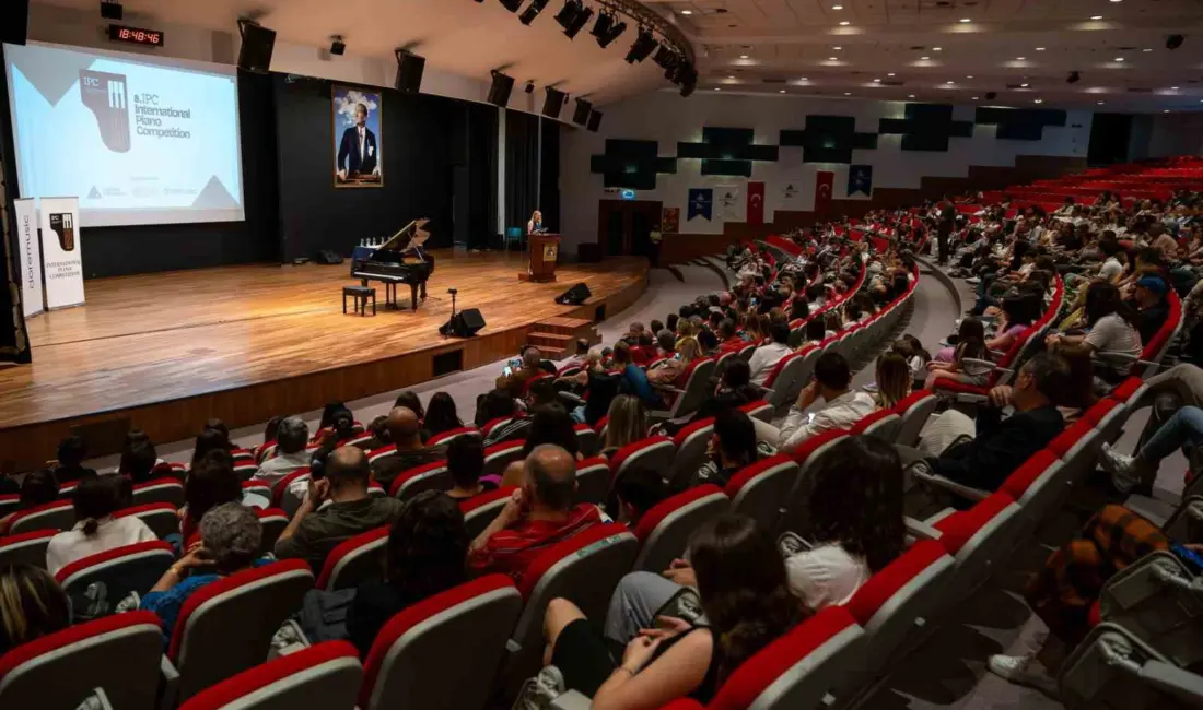 Şahinkaya Eğitim Kurumları öğrencisi Defne Sözen, İtalya’da düzenlenen MusicarteCompetition 2026