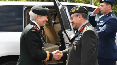 Genelkurmay Başkanı Orgeneral Selçuk Bayraktaroğlu, Kanada Genelkurmay Başkanı Orgeneral Jennie