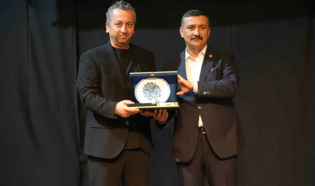 Bursa Gazeteciler Cemiyeti (BGC) tarafından düzenlenen Gazetecilik Başarı Ödülleri’nde İhlas