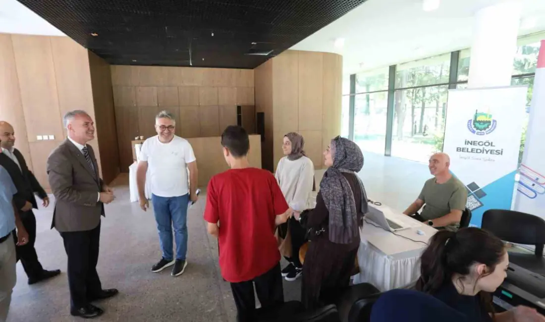 İnegöl Belediye Başkanı Alper Taban, üniversite tercih döneminde öğrencilere ücretsiz