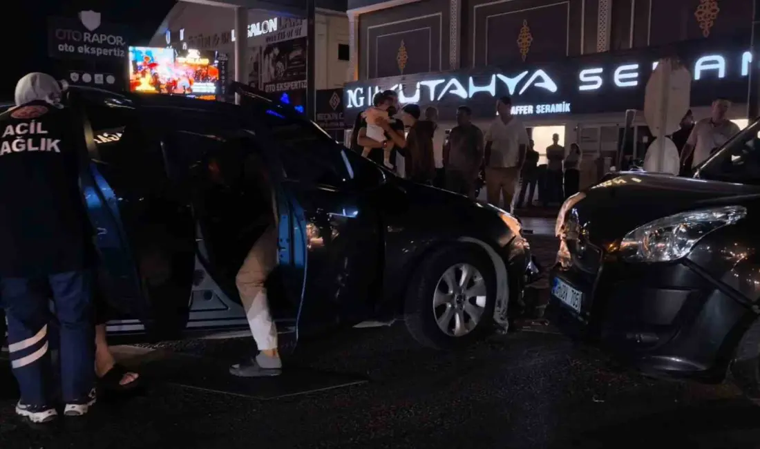 Bursa’nın İnegöl ilçesinde meydana gelen zincirleme kazada motosiklet, otomobil ve