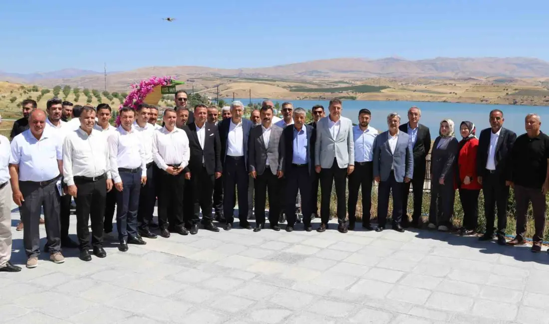 Adıyaman’ın Kahta ilçesinde vatandaşların hizmetine sunulan Millet Bahçesi, düzenlenen inceleme