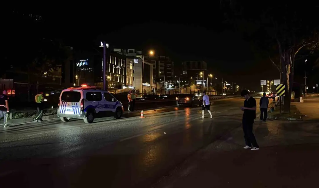 Bursa’da ana arterde karşıdan karşıya geçen 53 yaşındaki adama otomobil