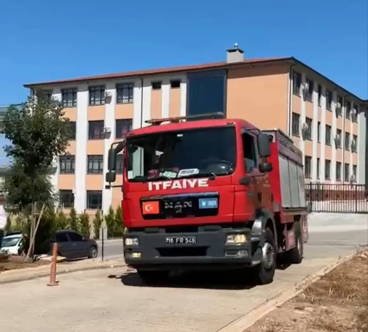 Bursa’nın Kestel ilçesi Aktaştepe mevkisinde çıkan orman yangını, ekiplerin yoğun