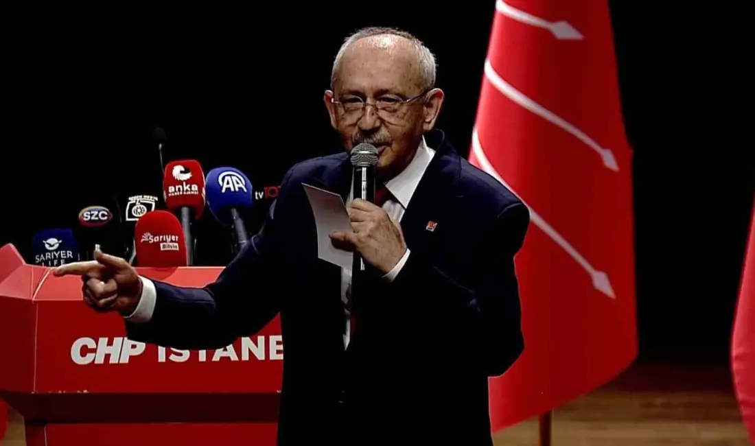 Sarıyer’deki Rauf Denktaş Kültür Merkezi’nde düzenlenen CHP üye katılım töreninde