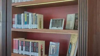 Ressam ve akademisyen Ömer Aydın’ın Bursa’nın gündelik hayatından izler taşıyan