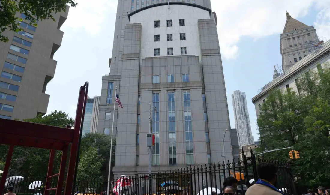 ABD’de uyuşturucu kaçakçılığı ve “narkoterörizm” suçlamalarıyla yargılanan Venezuela’nın Devlet Başkanı
