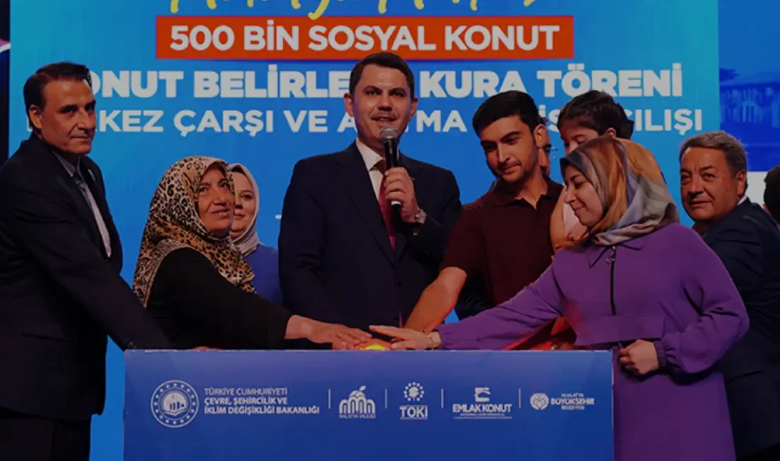 Malatya'da düzenlenen törenle 8 bin 448 sosyal konutun kura çekimi