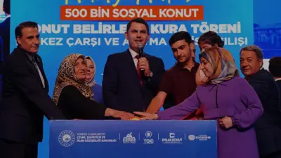 Malatya'da düzenlenen törenle 8 bin 448 sosyal konutun kura çekimi