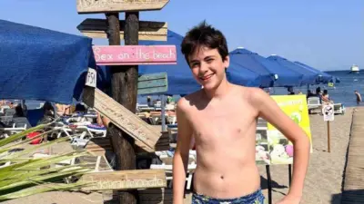 Başarılı genç oyuncu Mustafa Konak, yaz tatilini Bodrum’da geçirirken yeni