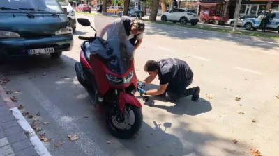Bursa’nın İnegöl ilçesinde polis ekiplerinin gerçekleştirdiği trafik uygulamasında durdurulan motosikletin