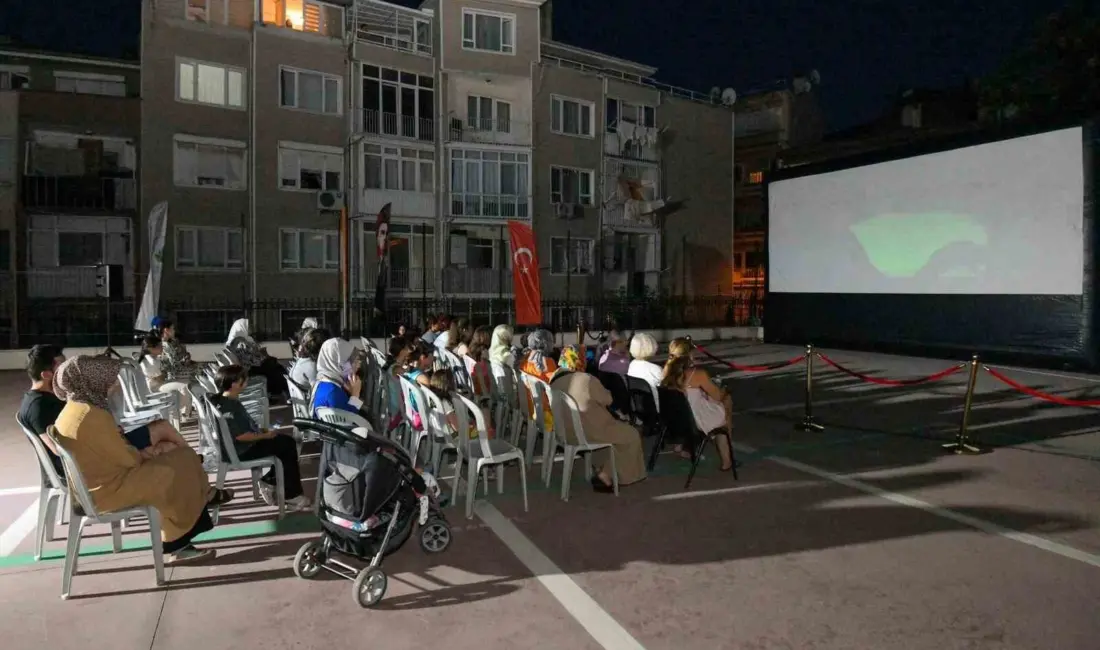 Osmangazi Belediyesi’nin “Osmangazi’de Yaz Film Gösterimleri” kapsamında Bursa Erkek Lisesi
