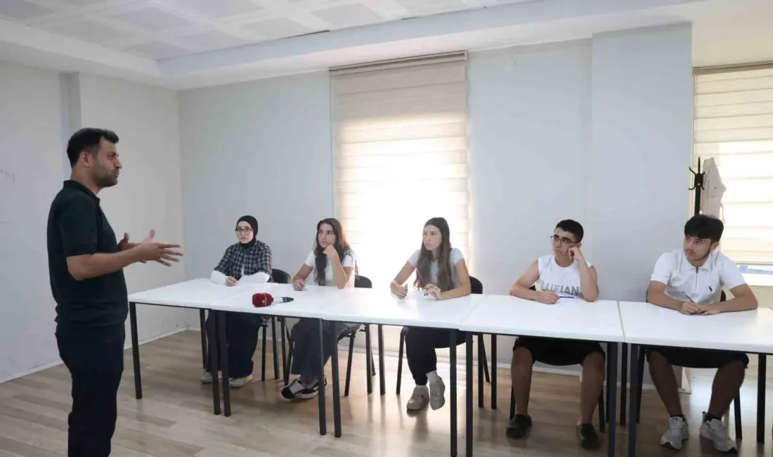 Osmangazi Belediyesi, eğitimde fırsat eşitliğini güçlendirmek amacıyla Emek Yetenek Evi’nde