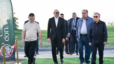 Kırgızistan Cumhurbaşkanı Sadır Caparov ile resmi ziyaret kapsamında Kırgızistan’da bulunan