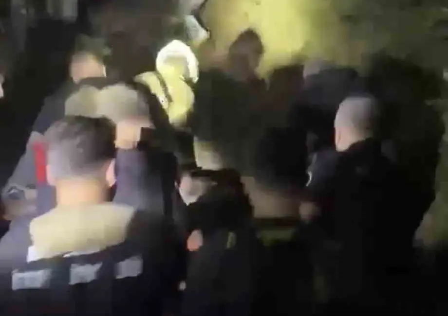 Bursa’nın Kestel ilçesi Alaçam mevkisinde patikadan yamaca düşerek mahsur kalan