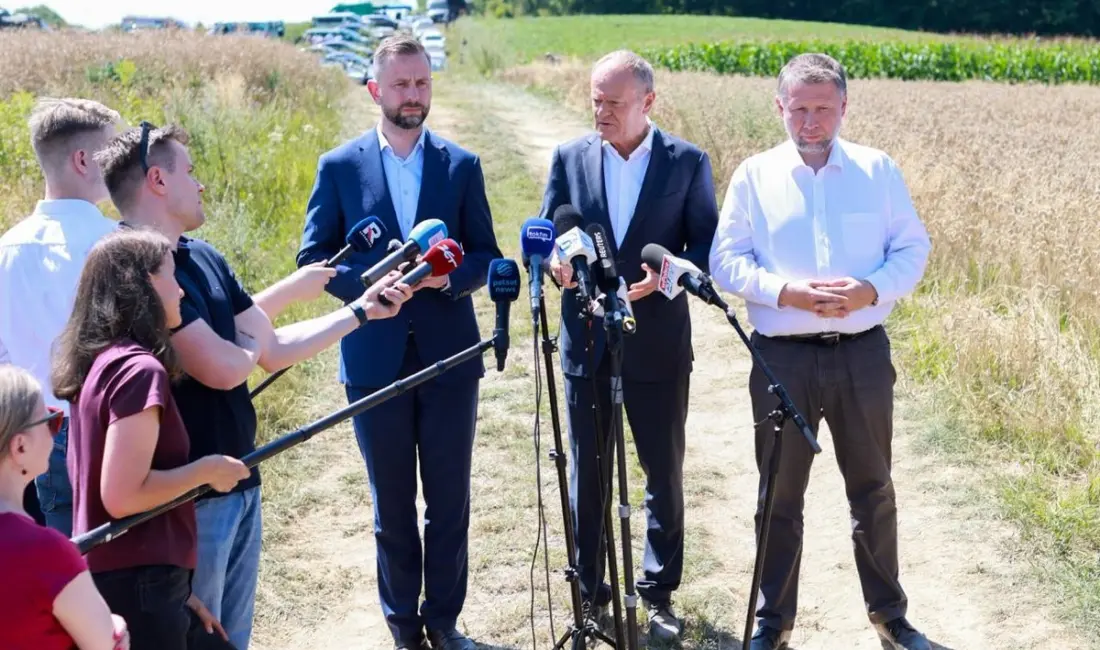 Polonya Başbakanı Donald Tusk, ülkenin doğusunda tarlaya düşen cismin Rus