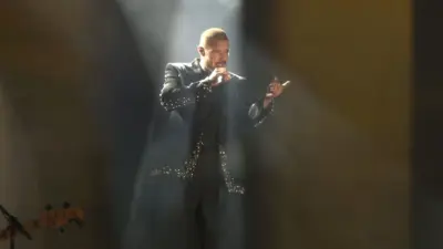 Dünyaca ünlü Latin pop yıldızı Ricky Martin, 15 yıl aradan