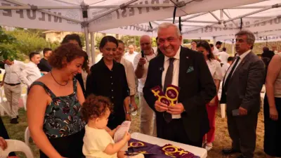 Nilüfer Belediye Başkanı Şadi Özdemir, mahalle sakinleriyle bir araya gelmek