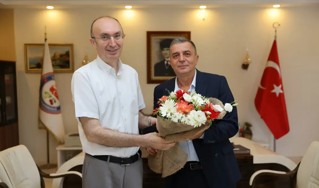 Şehzadeler Belediye Başkanı Hakan Şimşek, göreve yeni başlayan Şehzadeler Kaymakamı