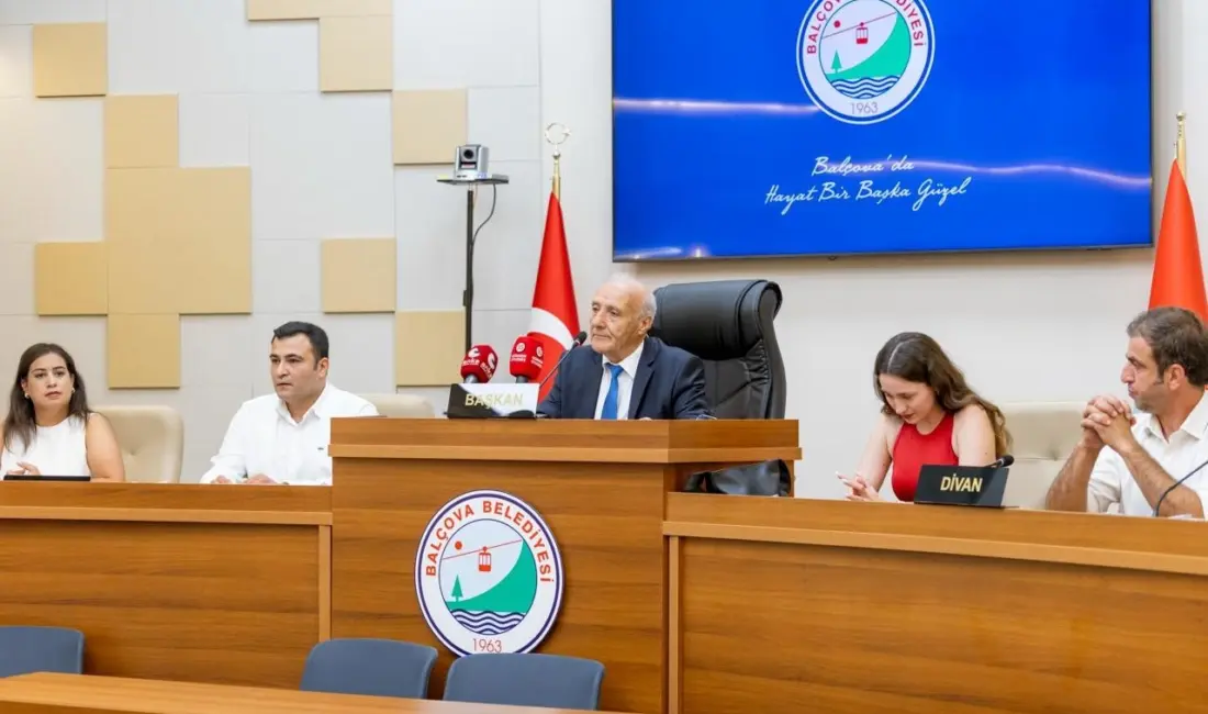 Rüşvet ve yolsuzluk soruşturması kapsamında görevden uzaklaştırılan Balçova Belediye Başkanı