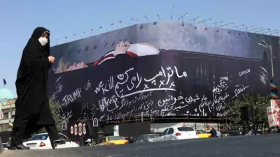İran’ın başkenti Tahran’da bulunan İnkılap Meydanı’ndaki duvara ABD Başkanı Donald
