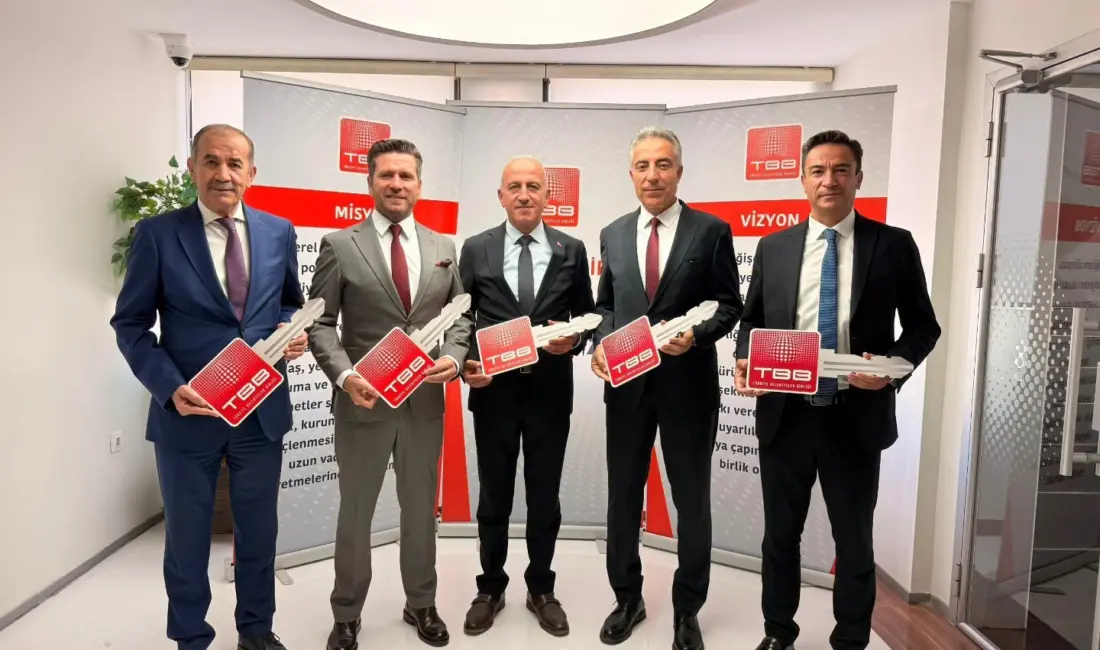 Türkiye Belediyeler Birliği (TBB) Araç Teslim Töreni’nde Tavas Belediyesi’ne kazandırılan