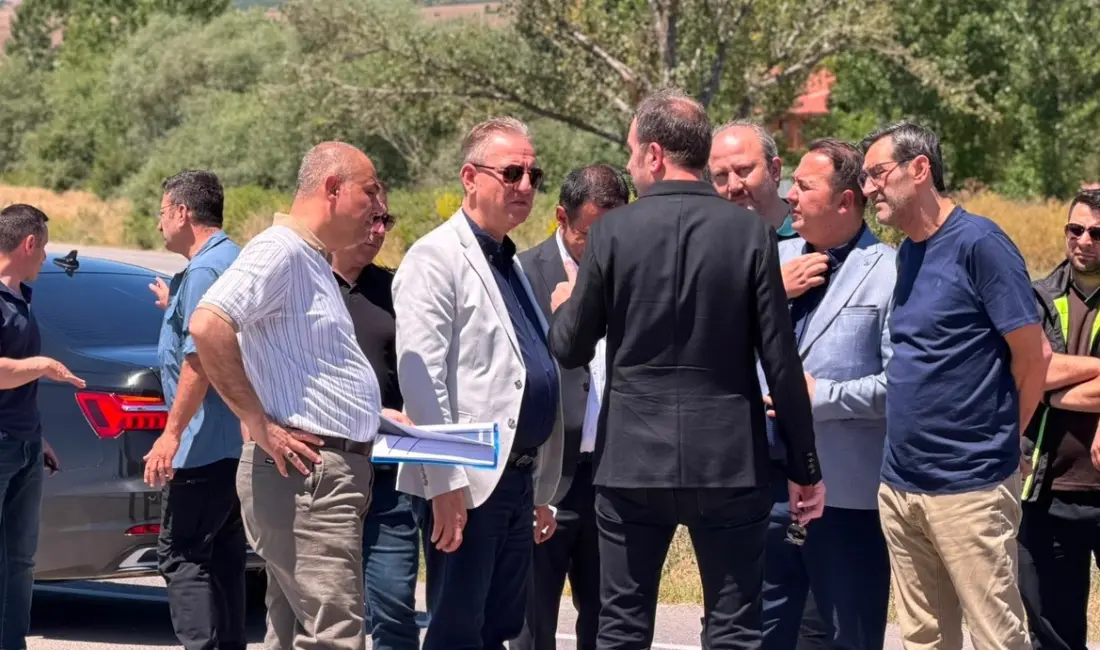 AK Parti Kütahya Milletvekili Mehmet Demir, Karayolları Bölge Müdürlüğü yetkilileri