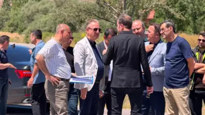AK Parti Kütahya Milletvekili Mehmet Demir, Karayolları Bölge Müdürlüğü yetkilileri