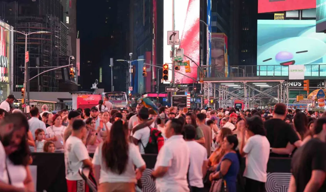 ABD’nin bağımsızlığının 250’nci yıl dönümü kapsamında New York’taki ikonik Times