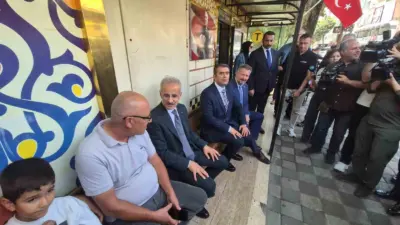 Ulaştırma ve Altyapı Bakanı Abdulkadir Uraloğlu, Tekirdağ’da Valiliği ziyaret ederek,
